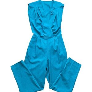 American appears blue jumper